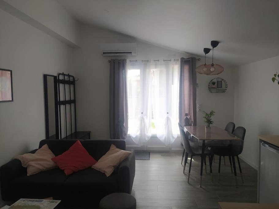 Apartment Le Petit Pied A Terre Du Luberon Merindol